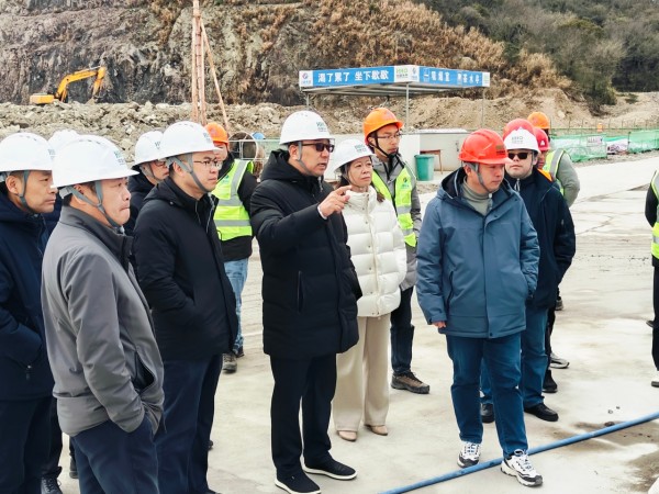 中国水务副总经理朱印奇一行在工程现场检查节后复工复产安全工作.jpg 中国水务副总经理朱印奇一行在工程现场检查节后复工复产安全工作.jpg