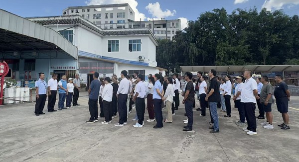 图片 1.jpg 图片 1.jpg