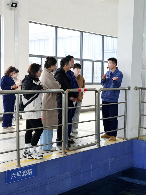 图片 1.jpg 图片 1.jpg